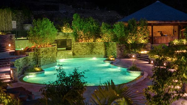 swimmig pool area at Dorje's Resort