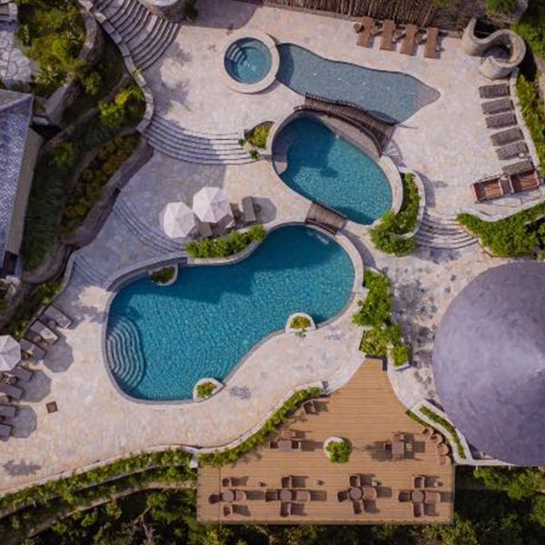 Dorje's resort swimming pool